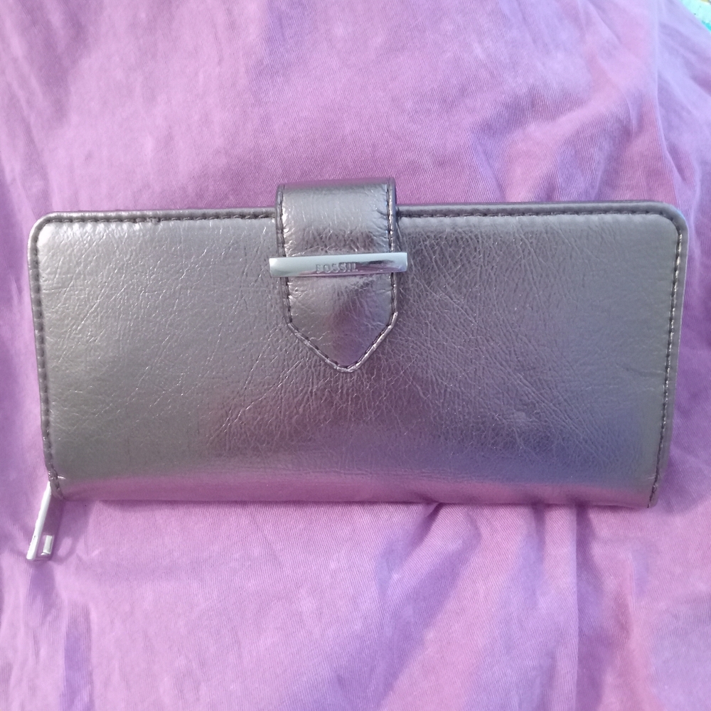 Fossil 'Bryce' Silver Metallic Clutch Wallet